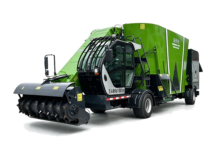 Self-propelled TMR Feed Mixer