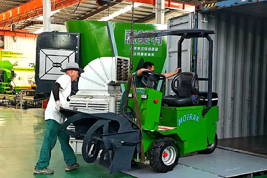 shipping-10-equipment-container-loading